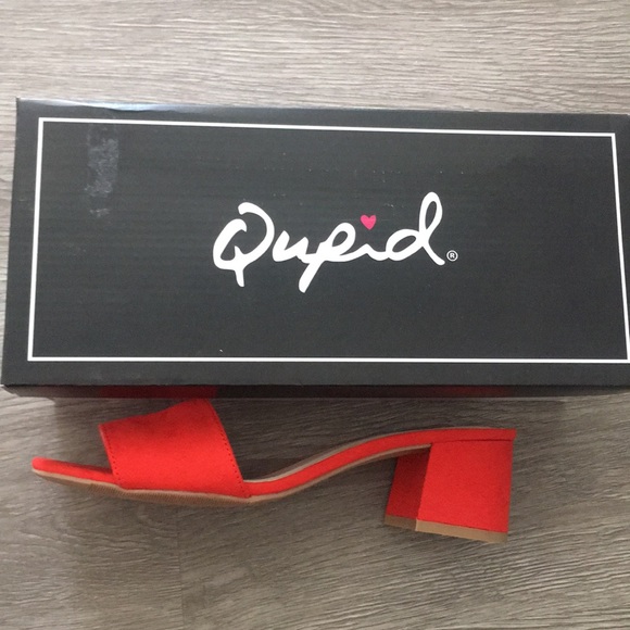 Sandel - Picture 2 of 4